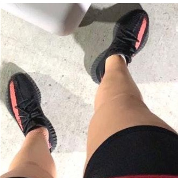 Yeezy Boost 350 V2 ‘Red’ - Picture 7 of 7